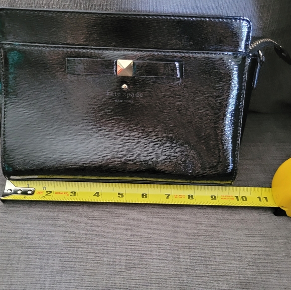 kate spade ♠️ Black & Gold Crossbody Patent Purse - Picture 3 of 14